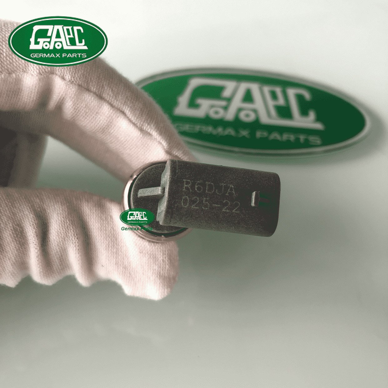 GL2884 GJ0778 Engine Coolant Temperature Sensor LR105595 JDE39875 Land Rover Range Rover Evoque 2012- New Range Rover Evoque 2019-2021 Range Rover Velar 2017-2020 Range Rover Sport 2014-2017 2018-2022 Range Rover Vogue 2013-2017 2018-2022 Discovery Sport 2015-2017 Discovery 5 2017-2020 New Defender 2020 Jaguar F-PACE 2016- F-TYPE 2014- XE 2015- XF 2016- E-PACE 2017-2020