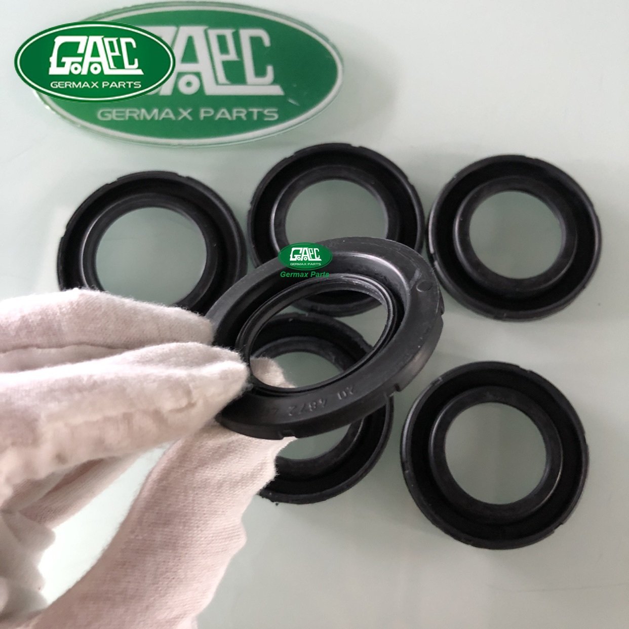 GLW1039 Front Brake Caliper Repair Kit LR016685 Land Rover Range Rover Sport 2010-2013 2014-2017 Range Rover Vogue 2010-2012 2013-2017 Discovery 5 2017-2020 New Defender 2020