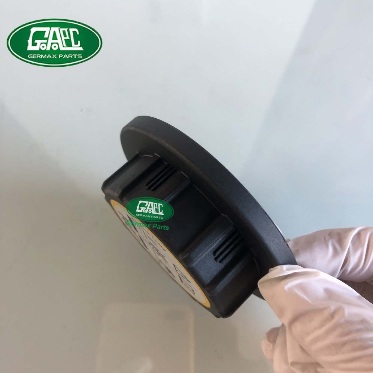 GL3087 GJ0211 Expansion Tank Cap LR017427 LR176860 C2P17700 XR850837 8W838101AA 140KPA Land Rover Discovery 3 2005-2009 Discovery 4 2010-2016 Discovery 5 2017-2020 Range Rover Sport 2010-2013 2014-2017 Range Rover Vogue 2002-2009 2010-2012 2013-2017 Range Rover Velar 2017-2020 New Defender 2020 Jaguar XJ XF S-TYPE